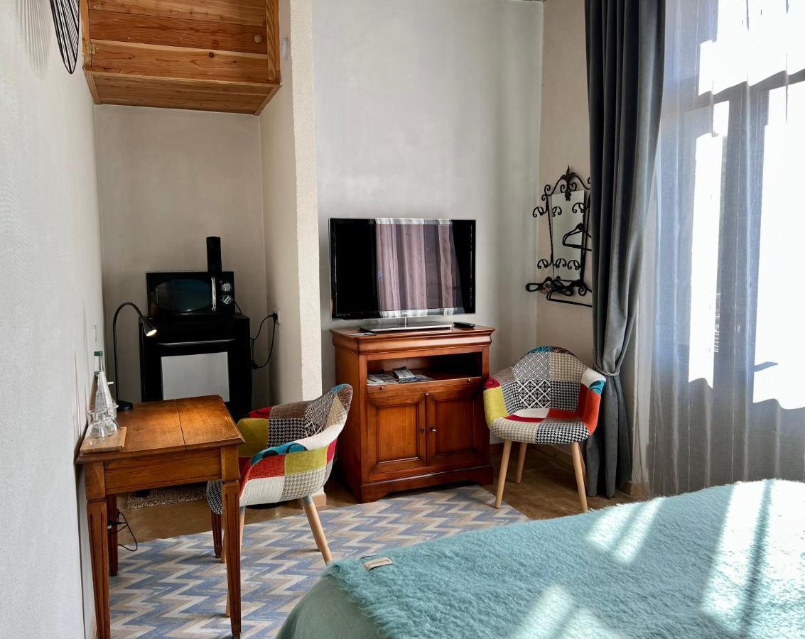 오르씨네스 Cote Puy-De Dome B&B 외부 사진